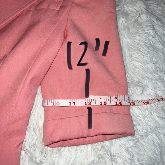 ❌ SOLD ❌ Authentic Vintage Chanel Pink Blazer Size 38 - Picture 11 of 16
